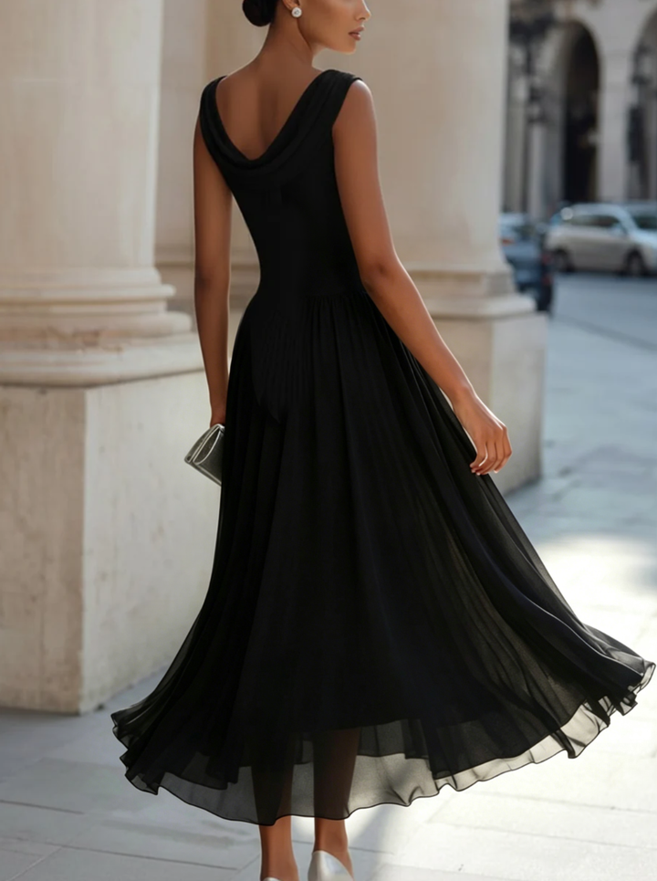 Vestido Midi Plissado com Gola Drapeada e Sem Mangas